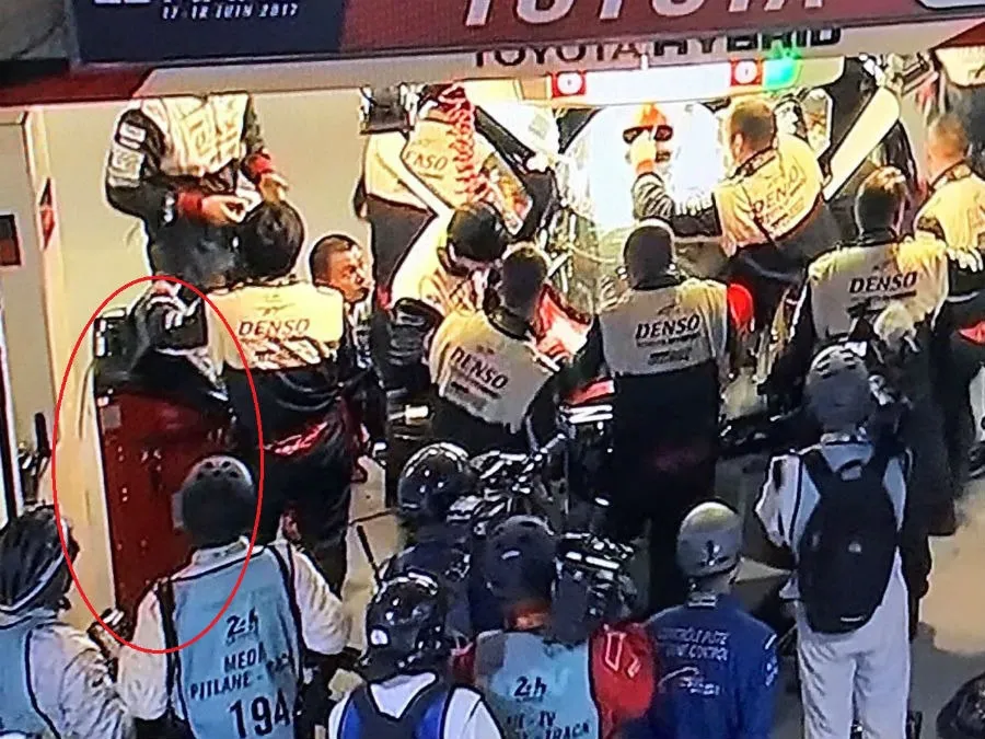 実はル・マンでもこの機械がピットに導入されて過酷なレースのドライバー室内を24時間快適にサポート